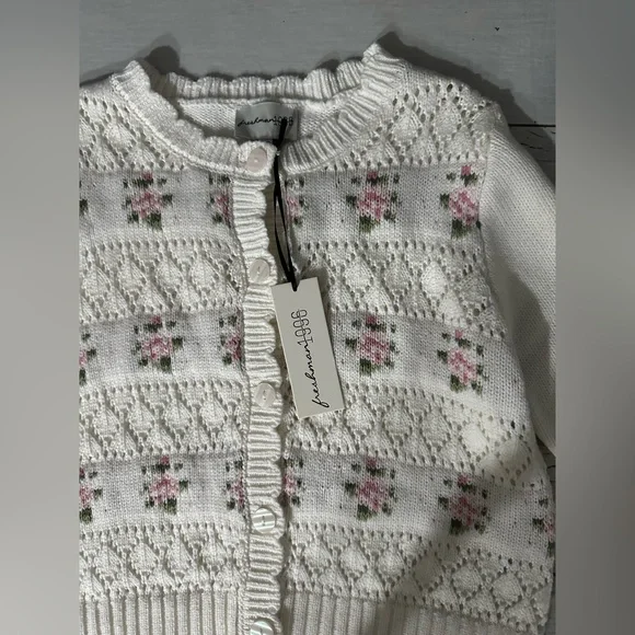 Chic White and Pink Floral Cardigan - Picture 2 of 9